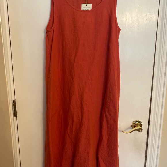 Elegant Sleeveless Red Dress - Picture 1 of 3